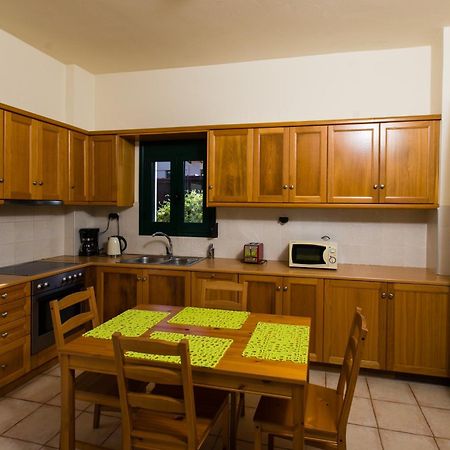 Villa Eleni Asprouliánoi المظهر الخارجي الصورة